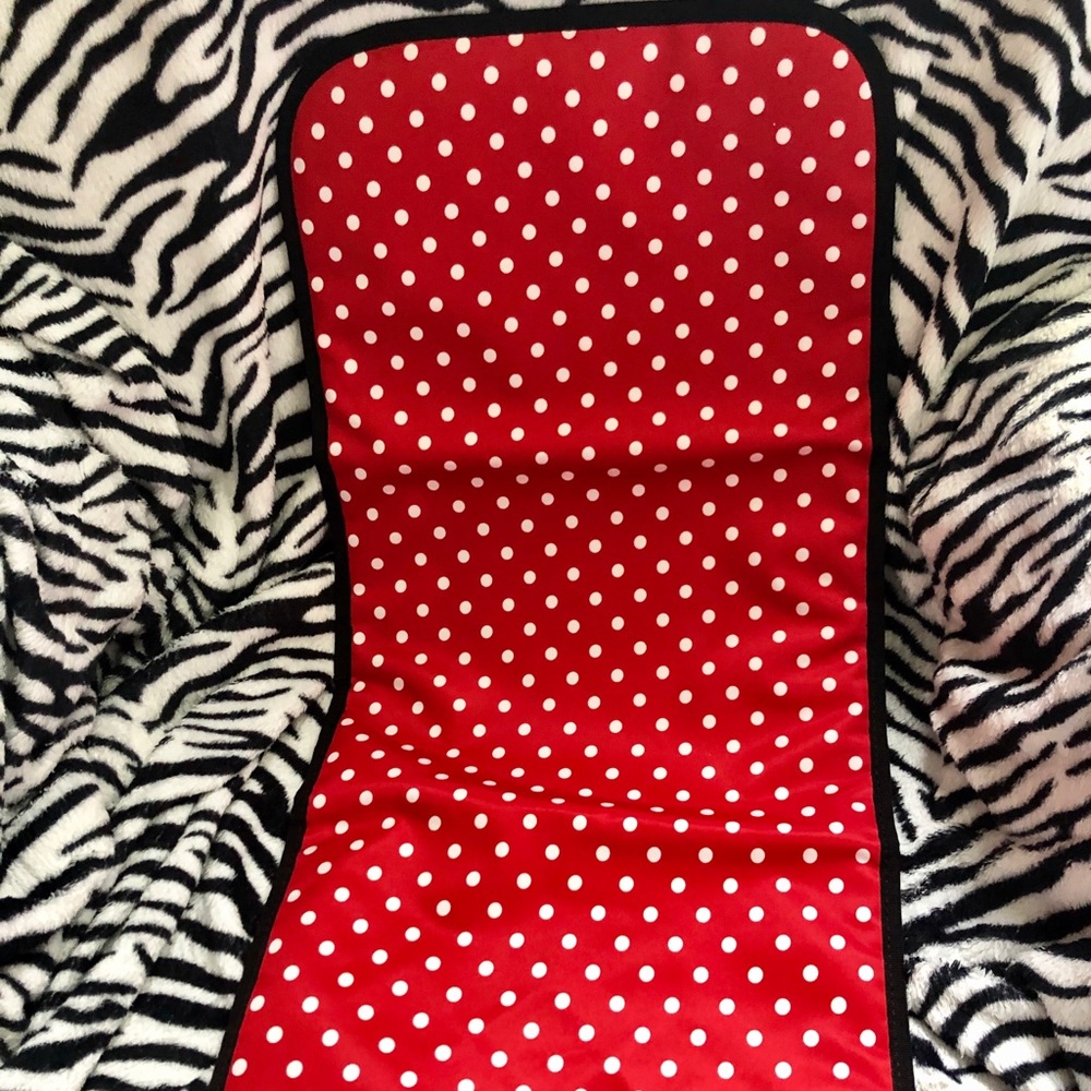 Jujube Black Ruby memory foam change pad